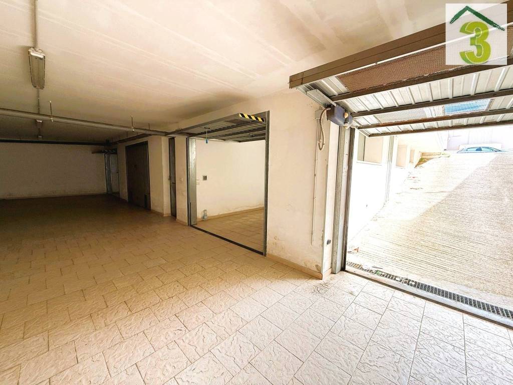 Box / garage a Tricase in Via Antonio Maria Valsalva - Foto 3