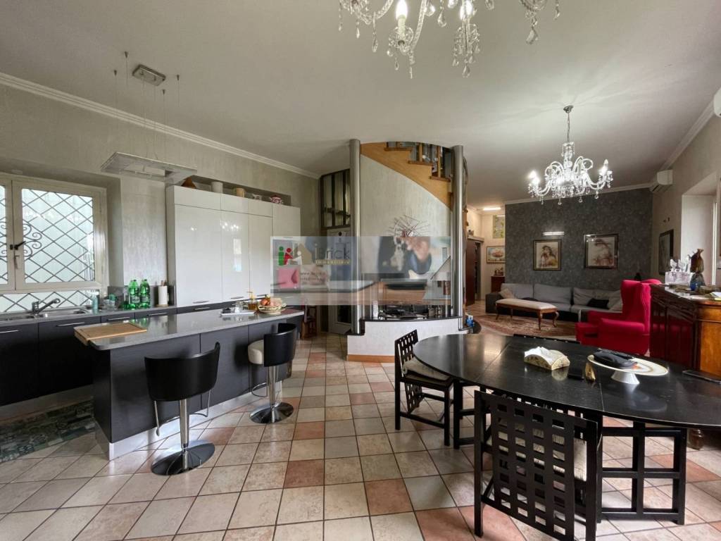 Villa a Aprilia in Via Dora Baltea - Foto 5