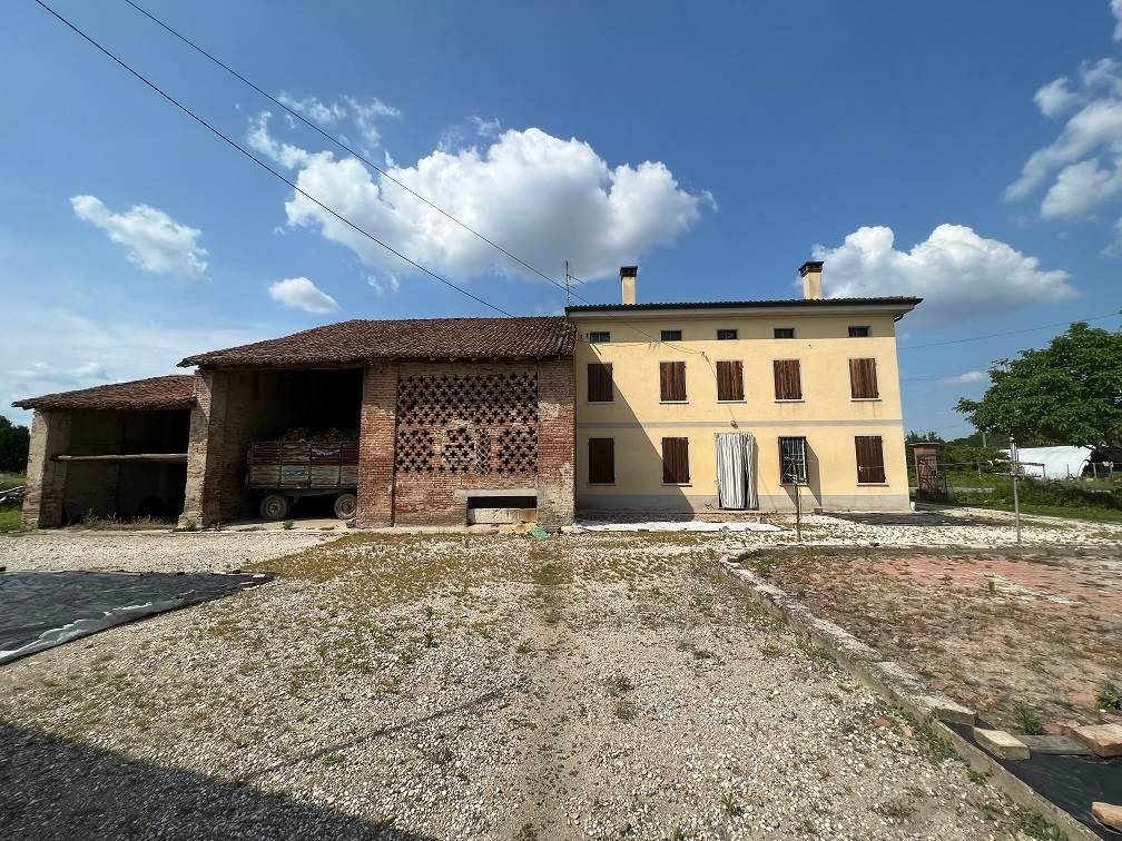 Villa a Bagnolo san vito - Foto 2
