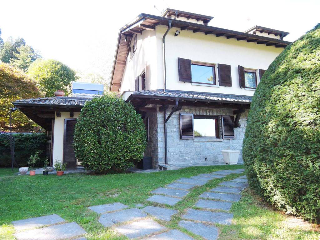 Villa a Gignese in Via Sasso Papale, 33 - Foto 2