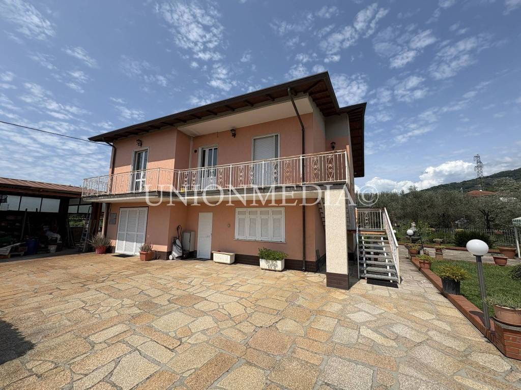 Villa a Castelnuovo magra in Via Bologna - Foto 3