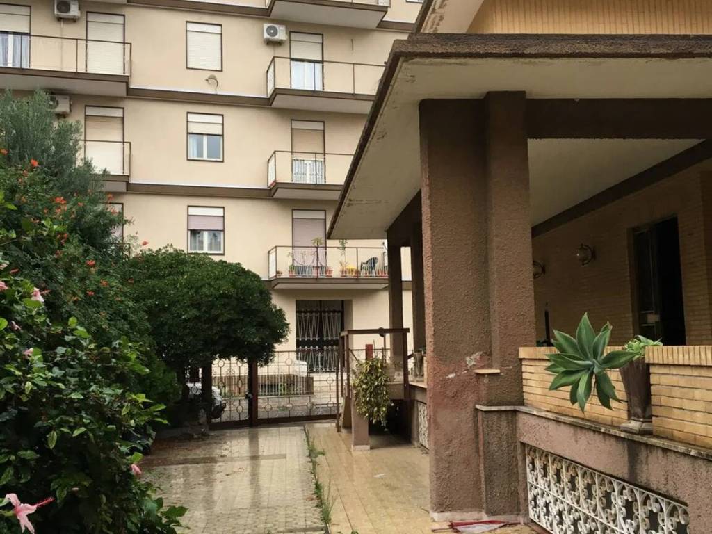 Villa a Palermo in Via Sferracavallo S.N.C. - Foto 5