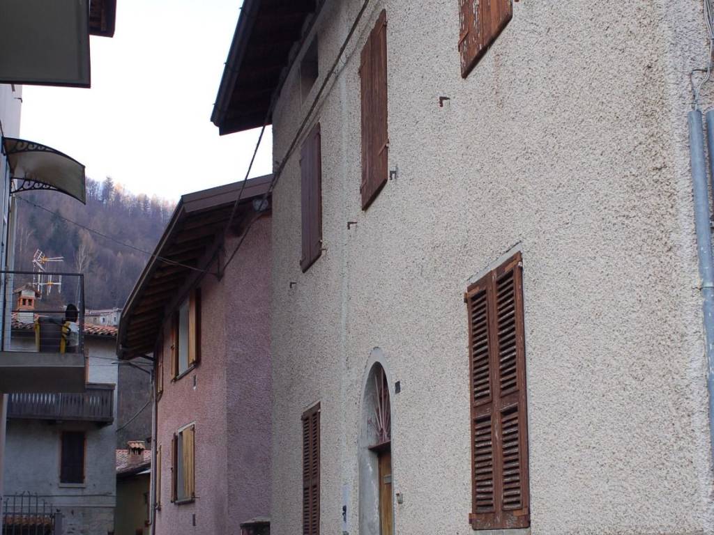 Villa a Pisogne in Via Casari - Foto 4