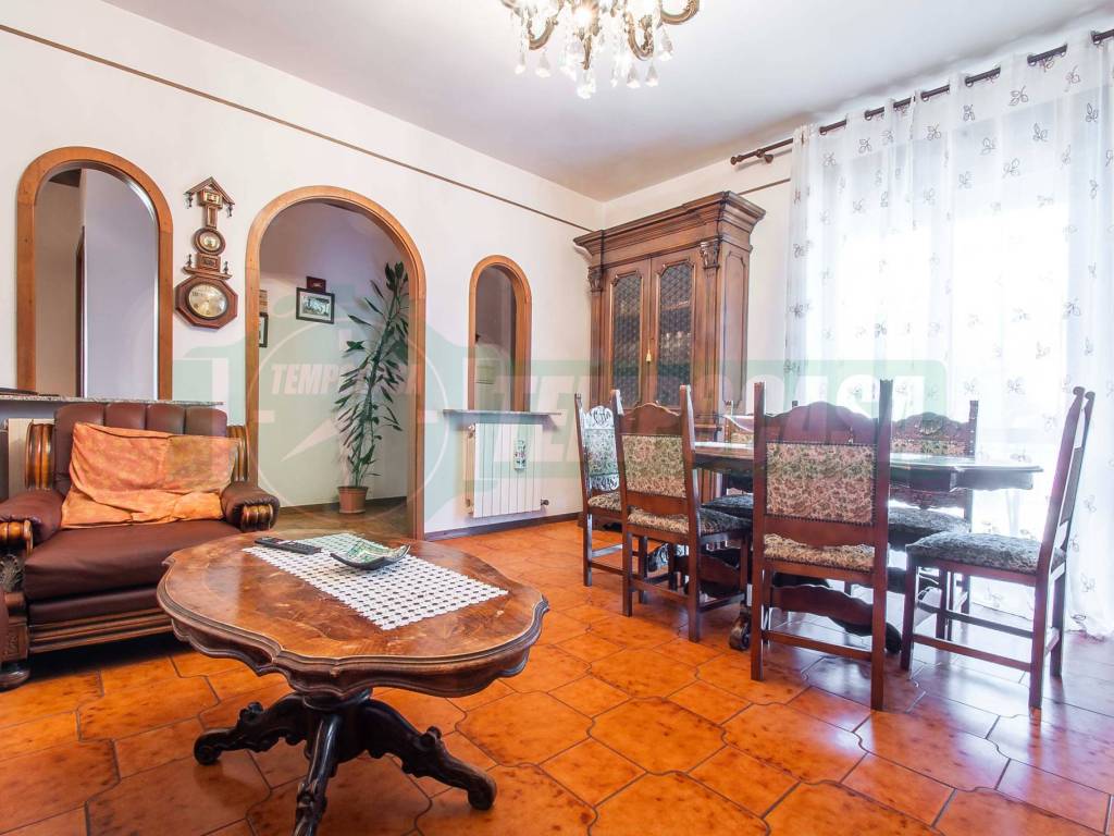 Villa a Tradate in Via Carlo Cattaneo, 1 - Foto 5