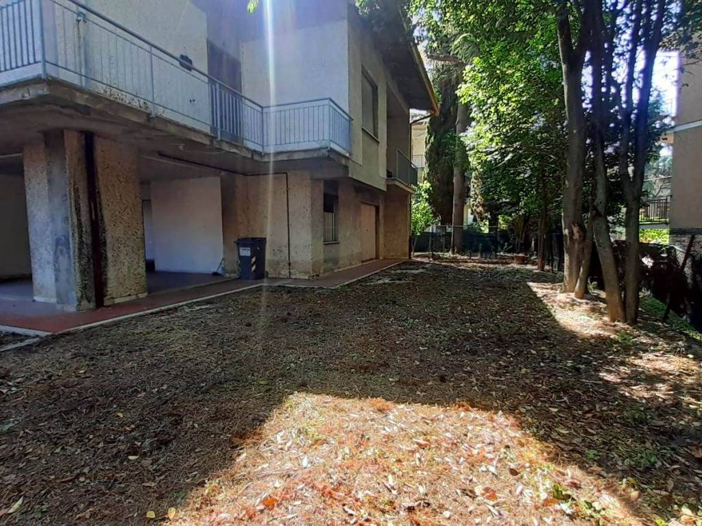 Villa a Foligno in Via Moncenisio - Foto 4
