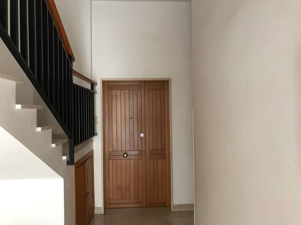 Appartamento a Ceglie messapica in Via Giuseppe Ungaretti - Foto 4