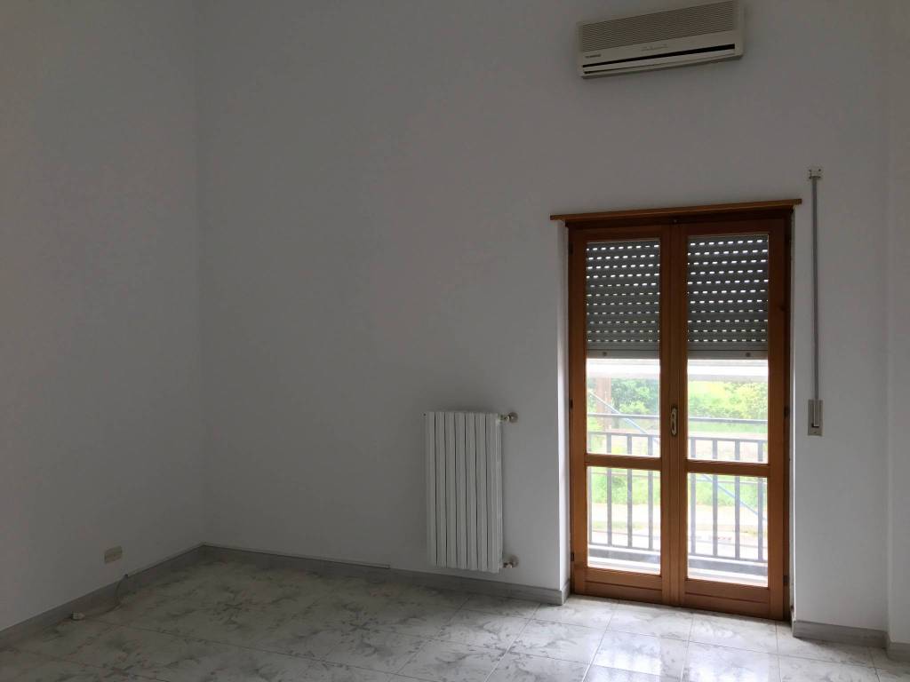 Appartamento a Ceglie messapica in Via Giuseppe Ungaretti - Foto 5