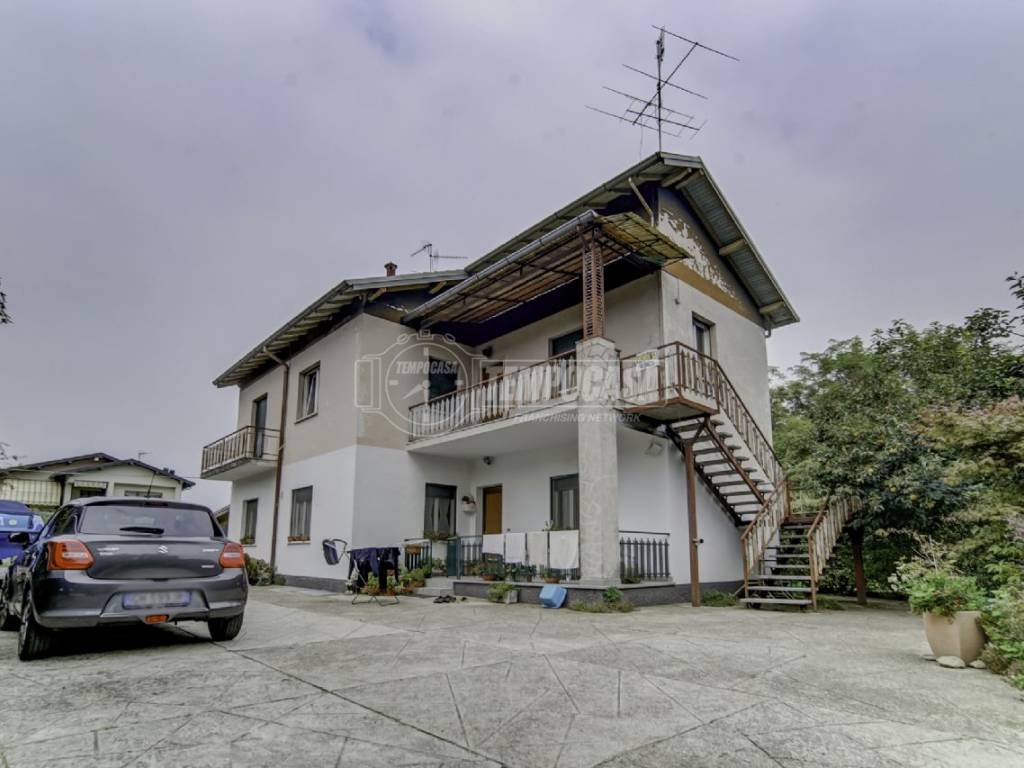 Appartamento a Brebbia in Via Monte Santo - Foto 3