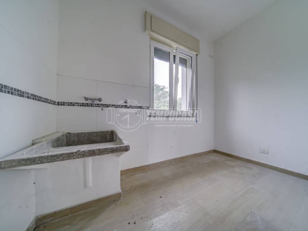 Appartamento a Brebbia in Via Monte Santo - Foto 4