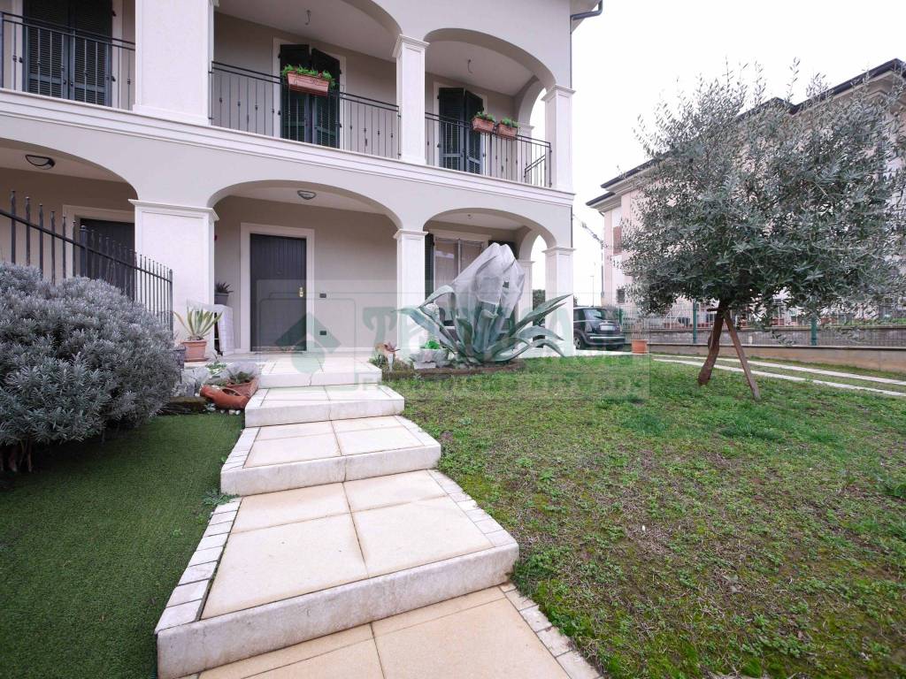 Villa a Comezzano-cizzago in Via Roma, 1 - Foto 1