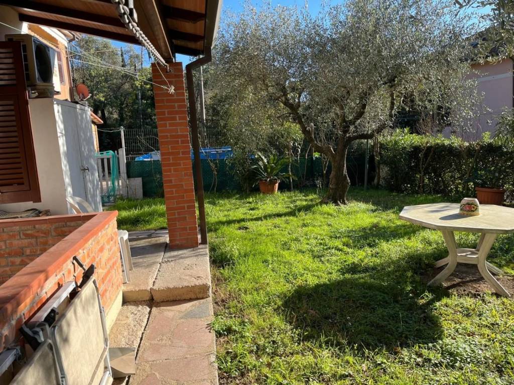 Casa indipendente a Castelnuovo magra in Via Pedemontana, , 57 - Foto 2