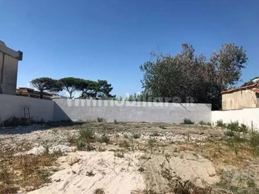 Terreno a Castel volturno in Viale Bagnara S.N.C. - Foto 2