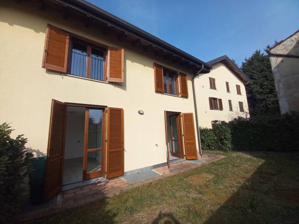 Villa a Casatenovo in Via Dante Alighieri, 3 - Foto 2