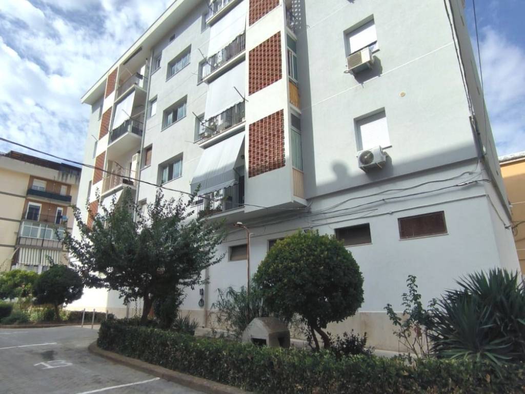 Appartamento a Caltanissetta in Via Giuseppe Toniolo, 2 - Foto 2
