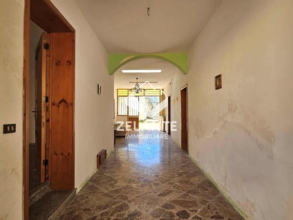Casa indipendente a Surano in Via Santa Lucia - Foto 2