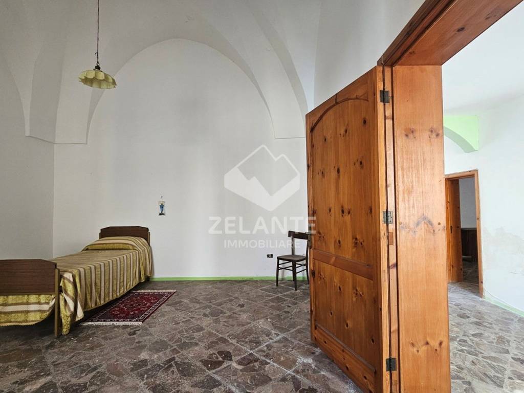 Casa indipendente a Surano in Via Santa Lucia - Foto 4