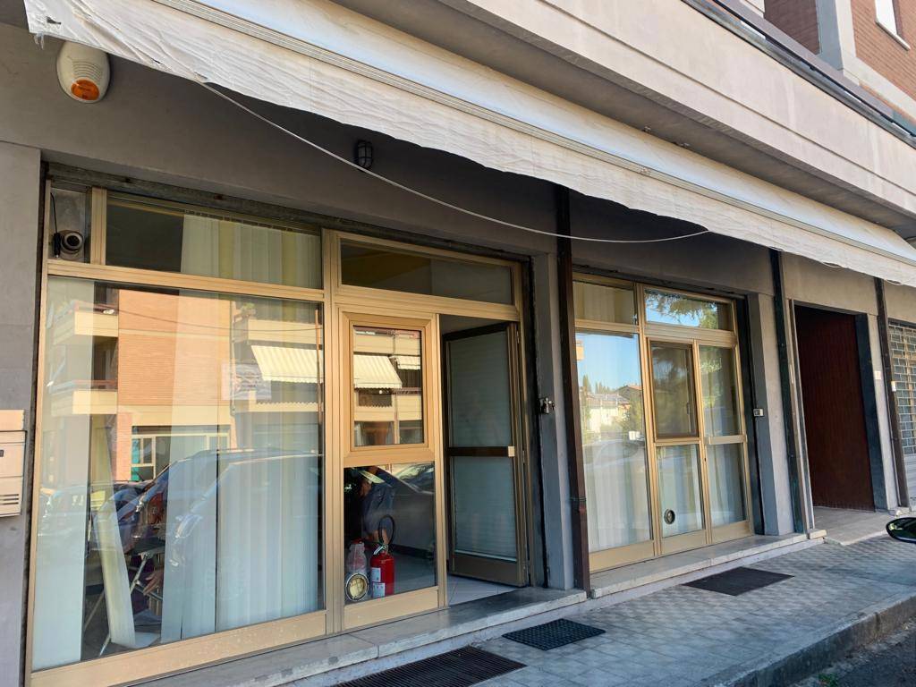 Palazzo / stabile a Bastia umbra in via Alcide De Gasperi, 1 - Foto 2