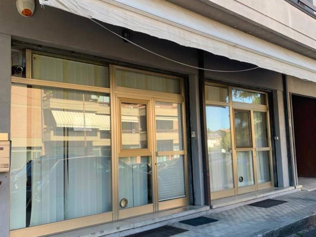 Palazzo / stabile a Bastia umbra in via Alcide De Gasperi, 1 - Foto 3