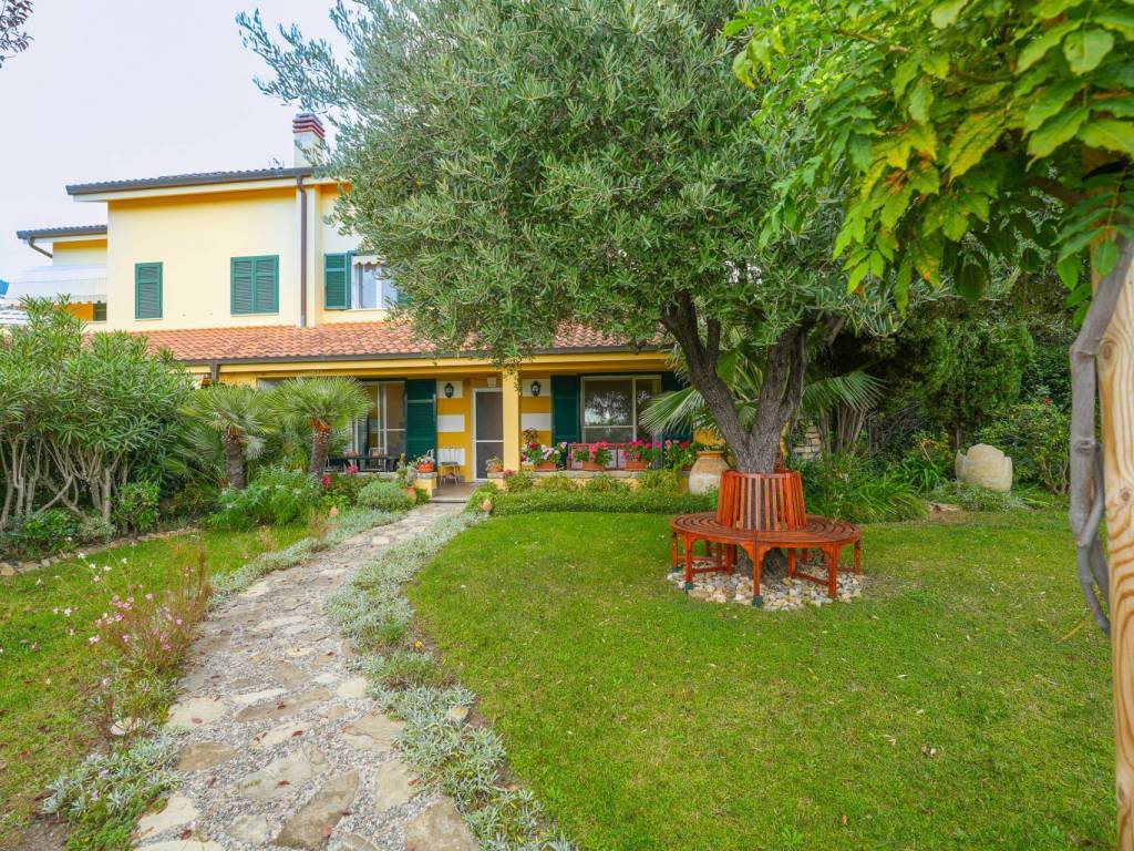 Villa a Sanremo in Strada Privata Delle Rose - Foto 2