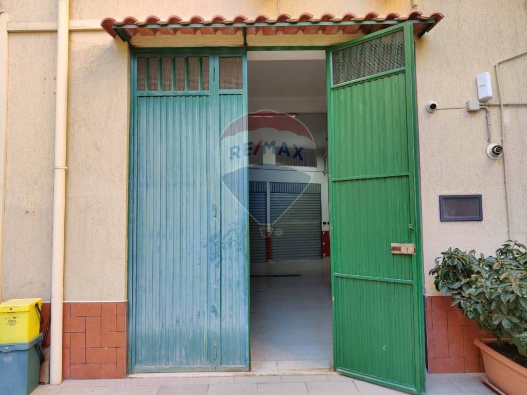 Box / garage a Manfredonia in Via D'aloe, 31 - Foto 3