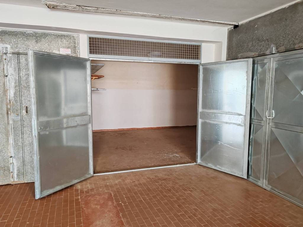 Box / garage a Formia in Via Antonio Gramsci, 22 - Foto 2