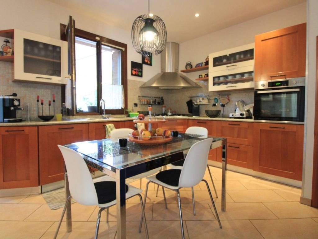 Villa a San polo d'enza in Via Fratelli Cervi, 48 - Foto 3
