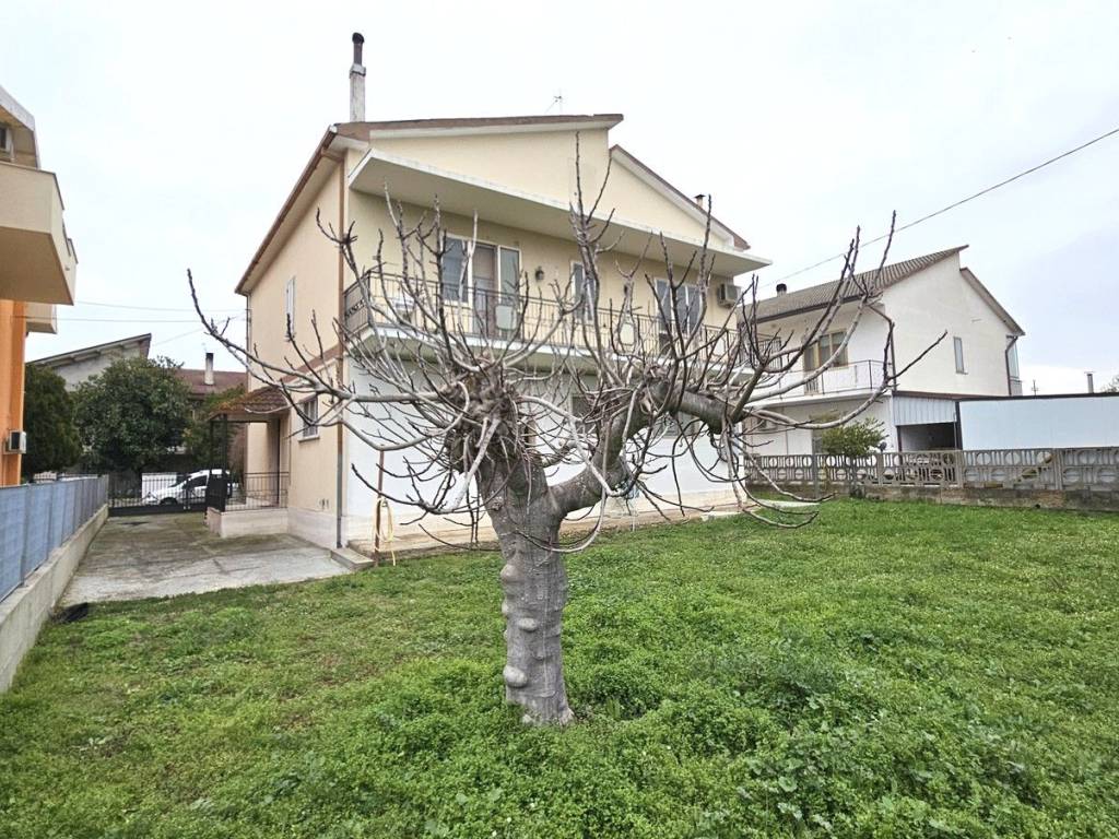 Villa a Cepagatti in Via Venezia, 13 - Foto 3