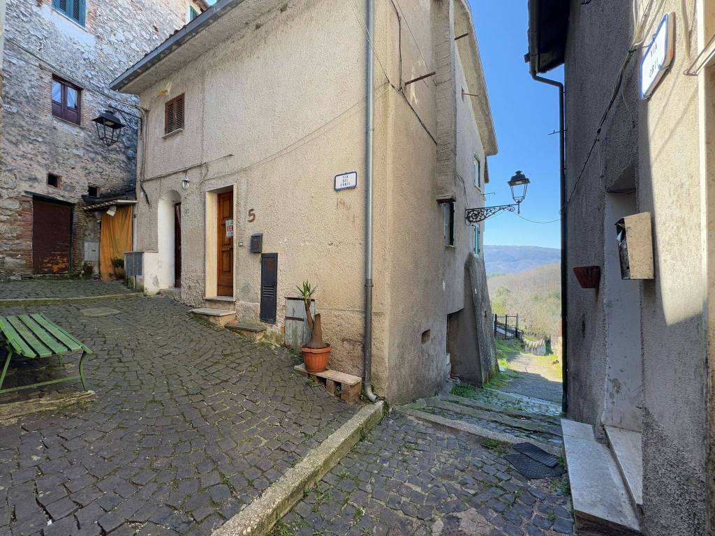 Casa indipendente a Carsoli in Via degli Orti - Foto 4