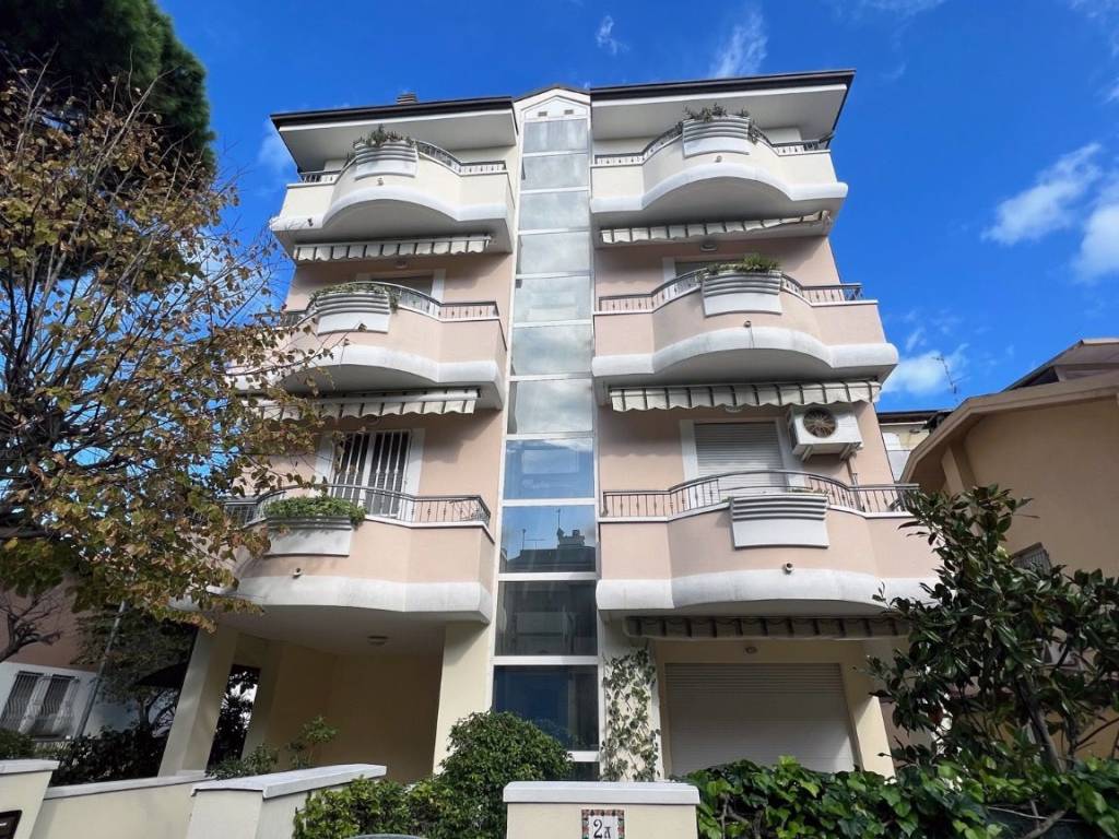 Attico / mansarda a Riccione in Viale Piero Maroncelli - Foto 3
