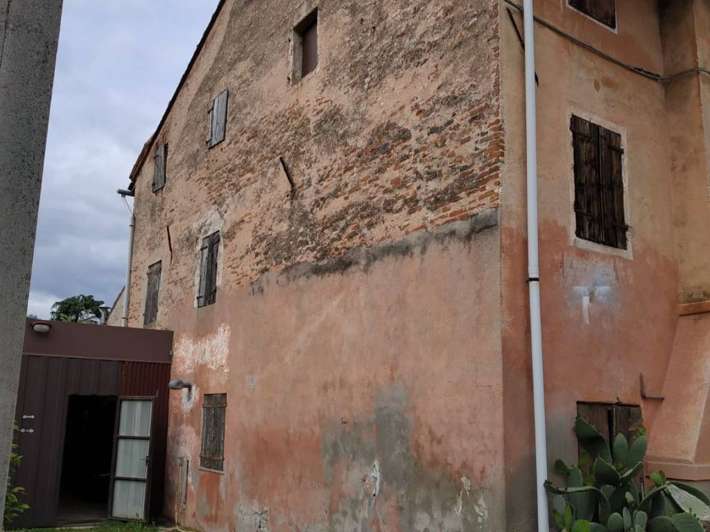 Rustico / casale a Castelfranco veneto in Borgo Monte Grappa - Foto 4