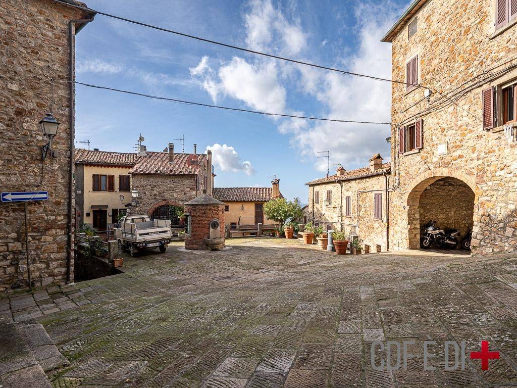 Appartamento a Massa marittima in Piazza della Cisterna - Foto 3