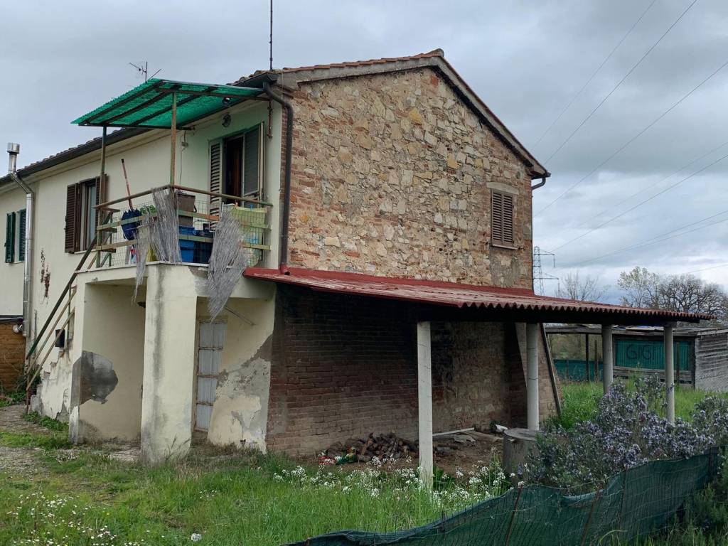Villa a Castiglione del lago in Via Delle Margherite S.N.C. - Foto 2
