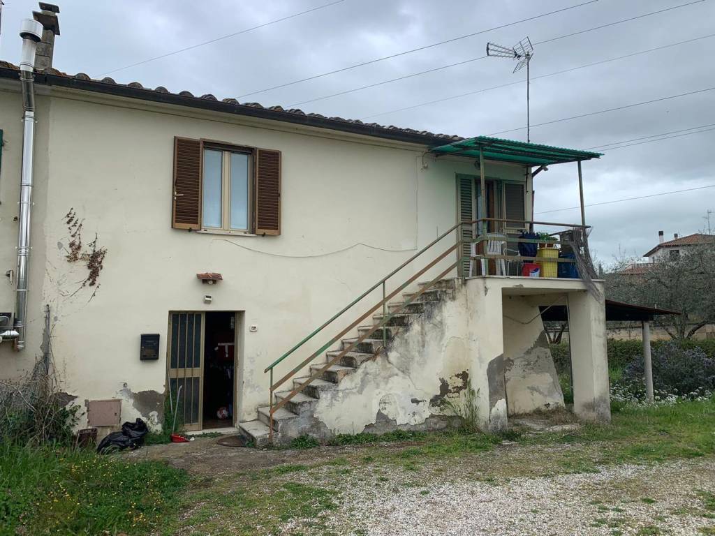 Villa a Castiglione del lago in Via Delle Margherite S.N.C. - Foto 4