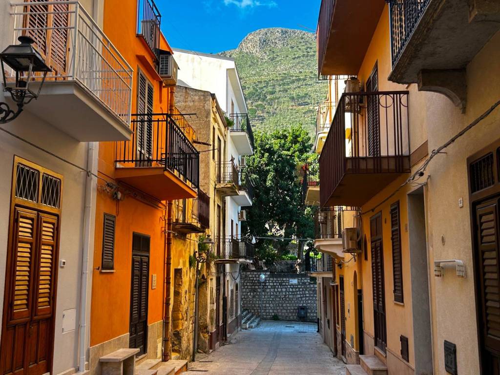 Casa indipendente a Castellammare del golfo in Via Gioacchino Rossini, 17 - Foto 2
