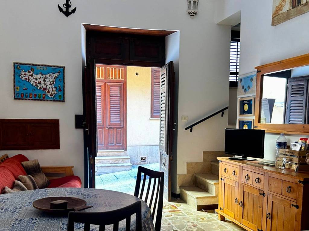 Casa indipendente a Castellammare del golfo in Via Gioacchino Rossini, 17 - Foto 3