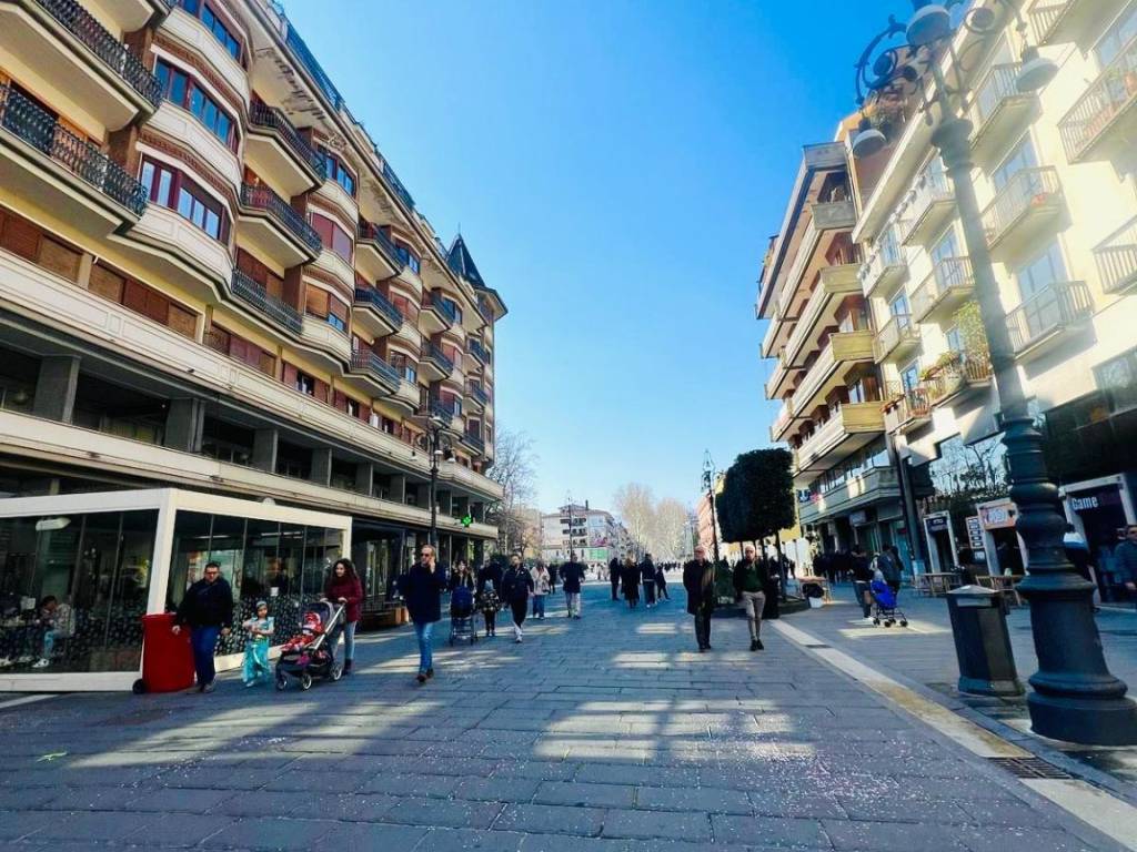 Appartamento a Avellino in Corso Vittorio Emanuele II - Foto 3