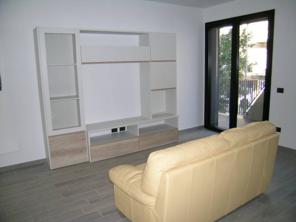 Appartamento a Novara in Via Augusto Righi - Foto 4