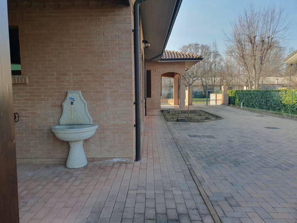 Villa a Castelnuovo rangone in Via Zenzalose - Foto 4