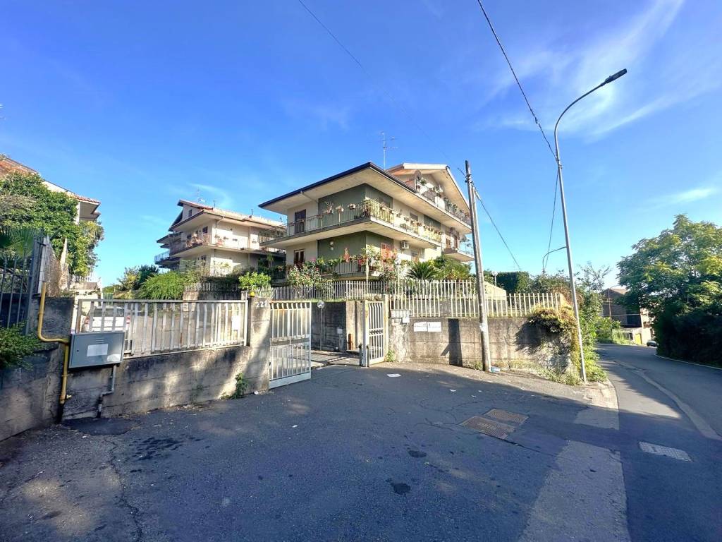 Appartamento a Santa venerina in Via Trieste - Foto 2