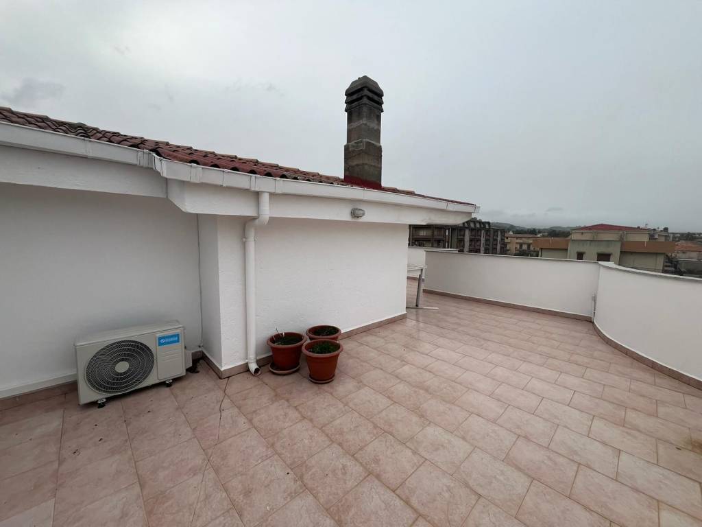 Attico / mansarda a Sant'andrea apostolo dello ionio in Via Aldo Moro - Foto 3
