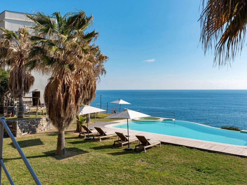 Villa a Cipressa in Via Aurelia, 25 - Foto 2