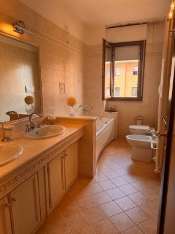 Appartamento a Jesi in Via Cesare Anconetani - Foto 5