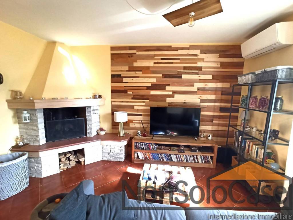 Casa indipendente a Vaiano in Piazza del Comune - Foto 2