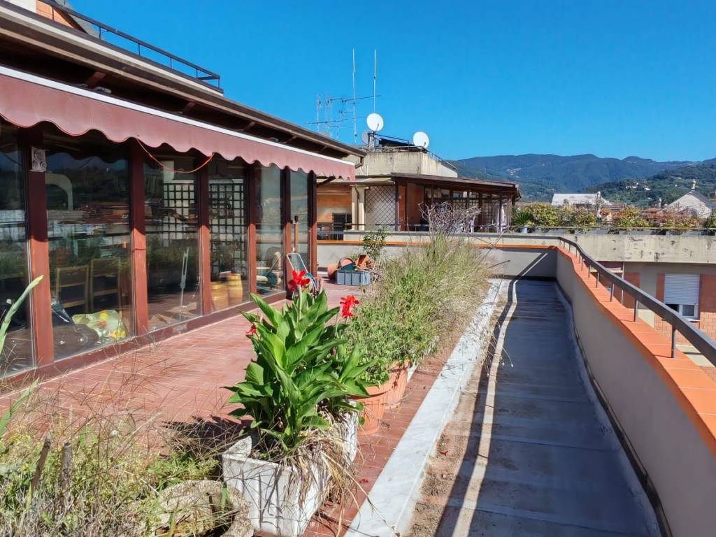 Attico / mansarda a Sarzana in Piazza Vittorio Veneto - Foto 2