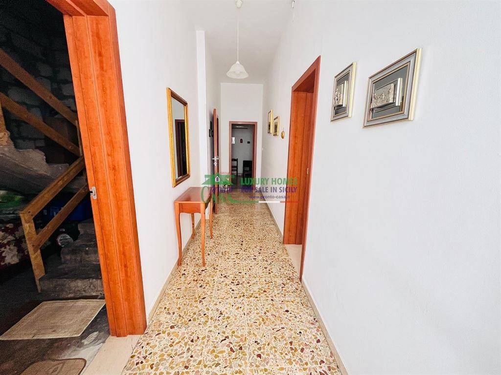 Casa indipendente a Comiso in Via Stoppani - Foto 2