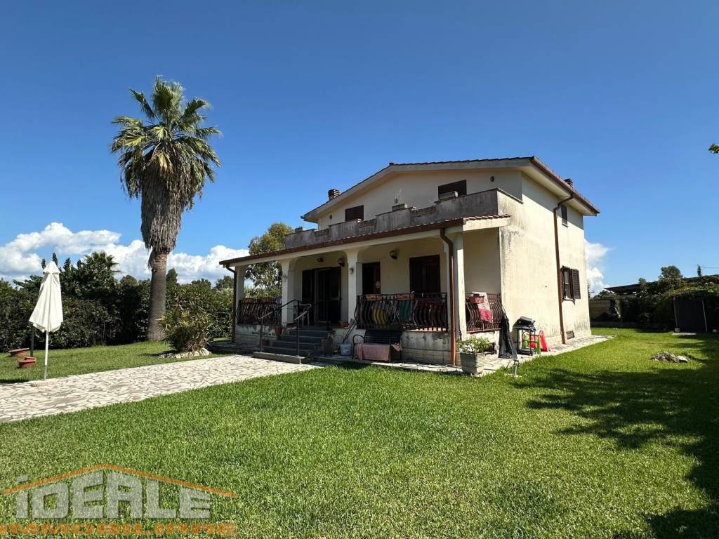 Villa a Aprilia in Via Alento, 5 - Foto 3