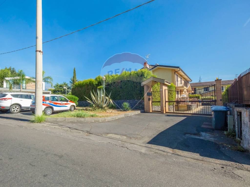 Villa a Trecastagni in via Ugo la Malfa, 33 - Foto 4
