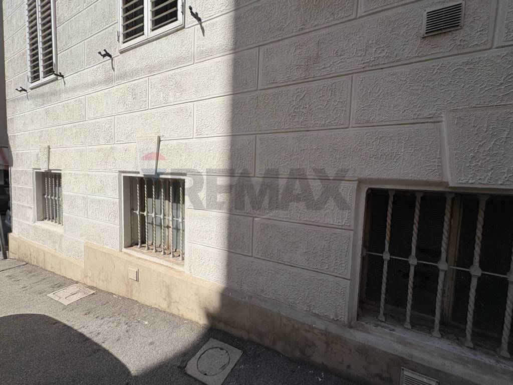 Box / garage a Trieste in via Vecellio, 14 - Foto 2