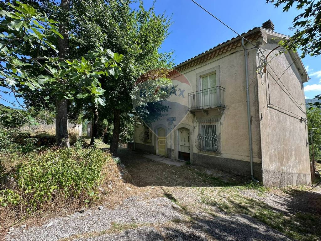 Casa indipendente a Pizzone in Via Nazionale, 103 - Foto 2