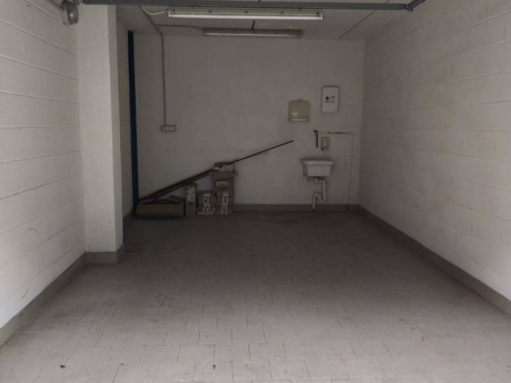 Box / garage a Parma in Via Carlo Majorano, 2 - Foto 3